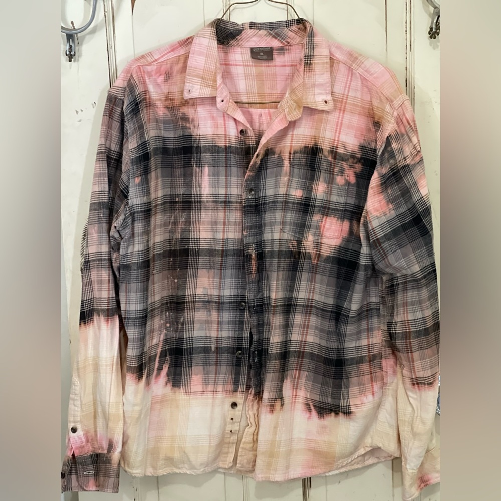 Great Northwest Clothing Company Pink and Black Plaid Button Down Shirt NWOT